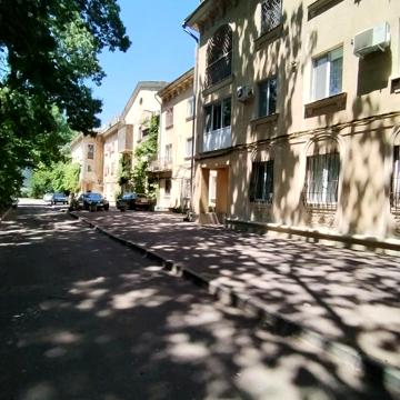 Семінарська вул., 1/5