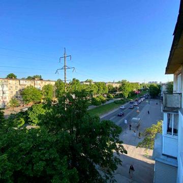 Продам 1к квартиру Центр Кирова 84