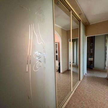 Здається 2 к квартира.  Південно захід