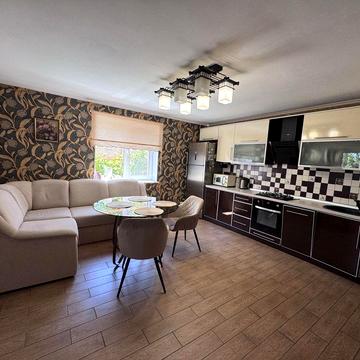 Чудовий Будинок в передмісті