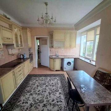 Оренда 2 кім. квартири по вул. Смаль Стоцького