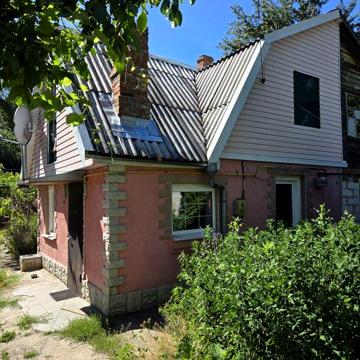 Продаж 2-кім частини будинку біля кондфабрики.