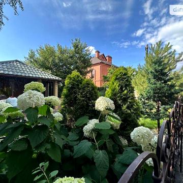 Продаж 5к Дім Бронетанкова вулиця
