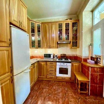Бровари , бул. Незалежності 8б, 3к квартира, 1-й поверх!
