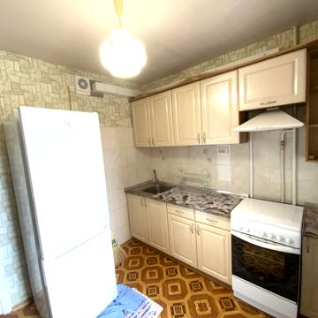 Автозаводська вул., 5
