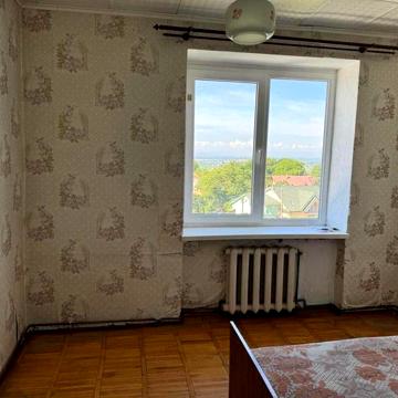 Продається  трьохкімнатна квартира в центрі міста Снятин