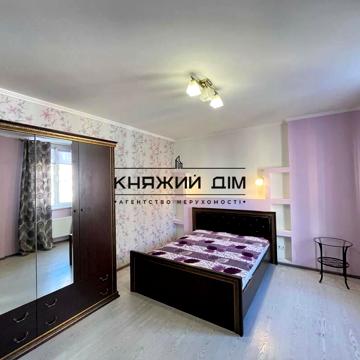 Василя Симоненка вул., 5-А