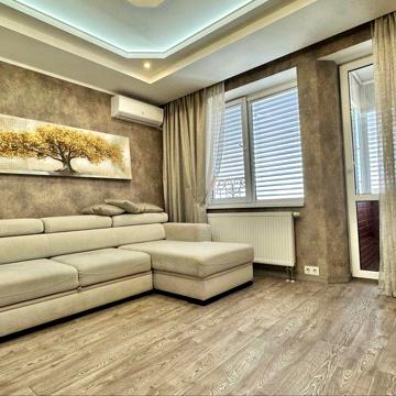 Продам 2к квартиру вул.Ревуцького 9
