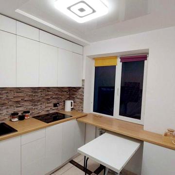 СДАМ 2к.кв Кирова/Б.Хмельницкого.С ремонтом.13000грн