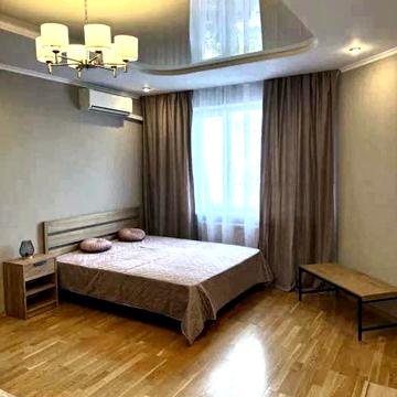 Йорданська вул. (Лайоша Гавро), 1