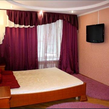 Оренда 3 кімнатної квартири на Поділлі, 120м.кв