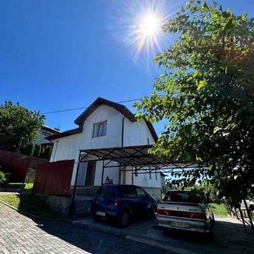 р Продається окремий будинок, 2 поверхи, 4 кімнати, з гаражем