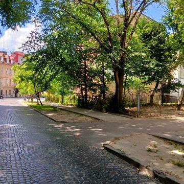 Продаж 1 кім. квартири у Львові ( ближній центр)