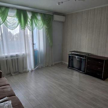 Здається 3-х кімнатна квартира від власника  в центрі