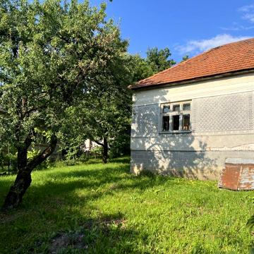 Стара хатинка в селі Арданово з ділянкою12сотин,20км від Мукачева/дача