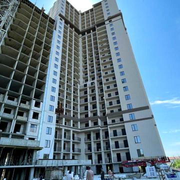 Трикімнатна квартира в ЖК Посейдон на 16-й станції Великого Фонтану біля моря