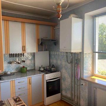 Квартира з меблями, 2 гаражі в центрі міста