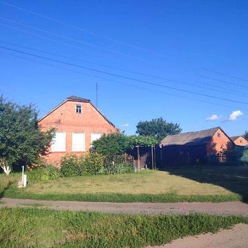 Приватний будинок смт.Степанівка + 0,2 га ( заселений на час продажу)