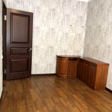 Продам 2-х комнатную сталинку на ЮГОКЕ