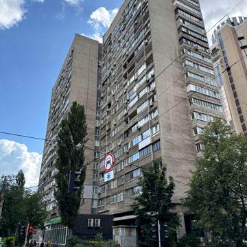 Без % Хмельницького 39 4к цегл совмін Центр Університет Шевченківський