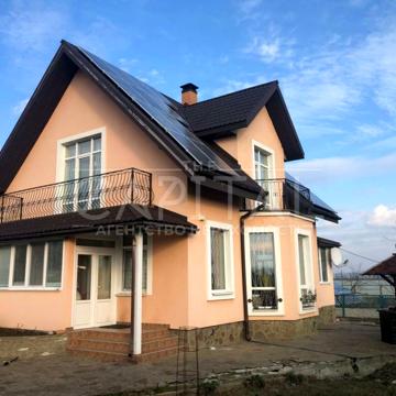 Квітнева, 38