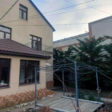 Довга вул., 20