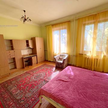 Олеся Гончара вул., 6