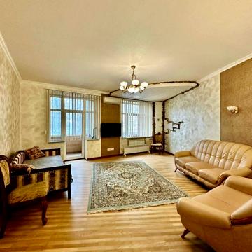 Обсерваторна вул., 23