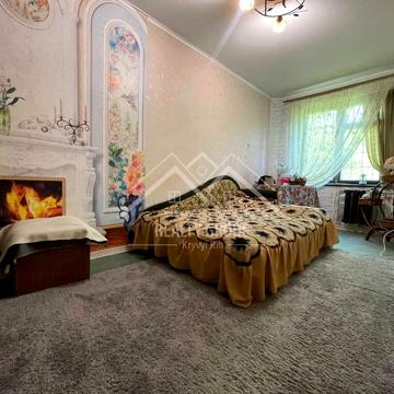 Космонавтів вул., 39