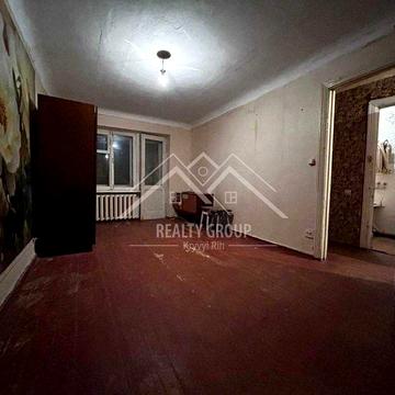 Продаж 1-кім. квартири у центрі Карачунів