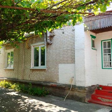 1/2 будинку в с.Зідьки, окремий двір, гараж.