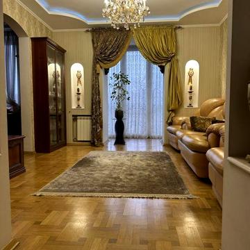 Продаж від власника. 4-к квартира з гаражем пр. Соборний