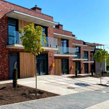 Продаж 2х поверхового таунхауса в жк. Forest Hill у парку.