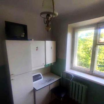 Небесної сотні 120 поряд зупинка