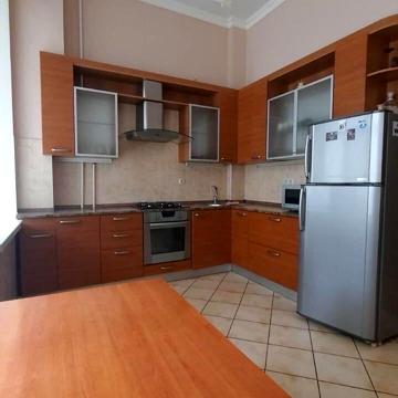 Саксаганського вул., 36а