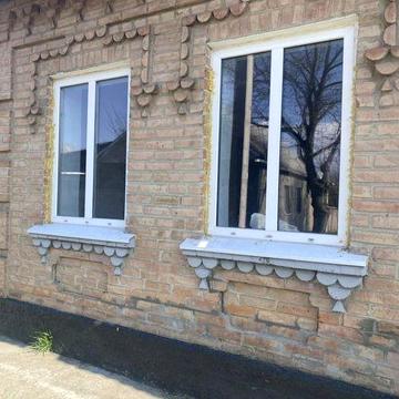 Частина будинку кущівка