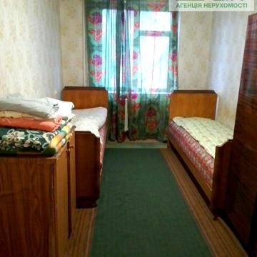 Варшавська вул., 12