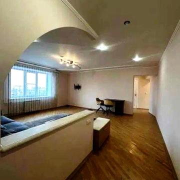 3-к. кв. пр. Героїв Харкова 89, р-н м."Зах. України"