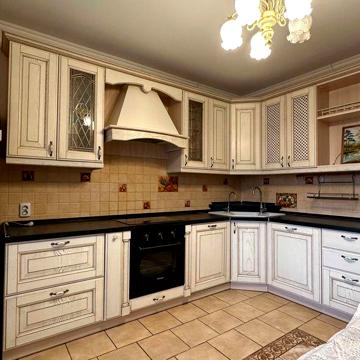 сдам 3 комнатную квартиру 110 м2 Кедрина 53а Днепр