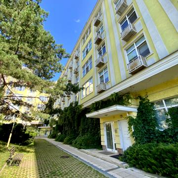 Лесі Українки вул., 14