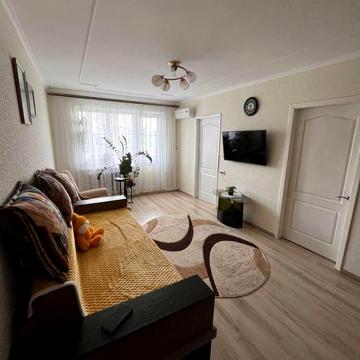 Продам 4-х кімнатну квартиру з меблями та поб. технікою (а/о)