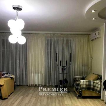 Продам 3-поверховий таунхаус у Великодолинському