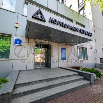 Болсуновська вул. (Сергія Струтинського), 8