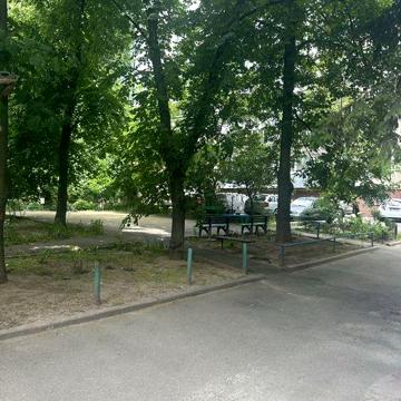 Здам довгостроково 3-кімн. квартиру на Ковпака 4 Печерск Палац Україна