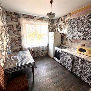 Героїв просп., 6