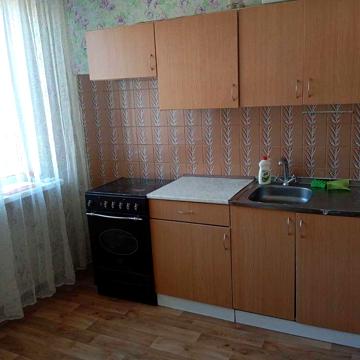 2 кімнатна , чиста квартира початок Троєщини