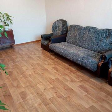 2 кімнатна , чиста квартира початок Троєщини