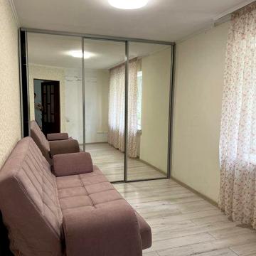 Затишна ,світла,простора  2-ох  кімнатна   квартира +студія