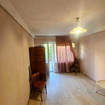 Продається 1-кімн. квартира, вул. А.Соловяненка, метро Чернігівська.