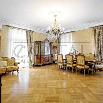 Продаж шикарної квартири у класичному стилі 110м2 у центрі Києва